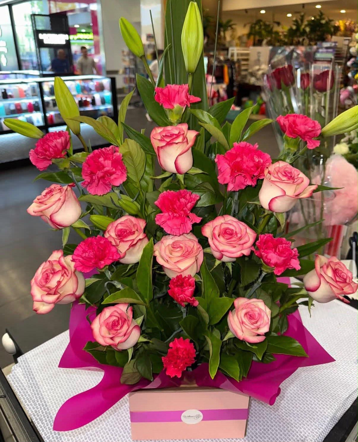 Peach & Pink Roses Box
