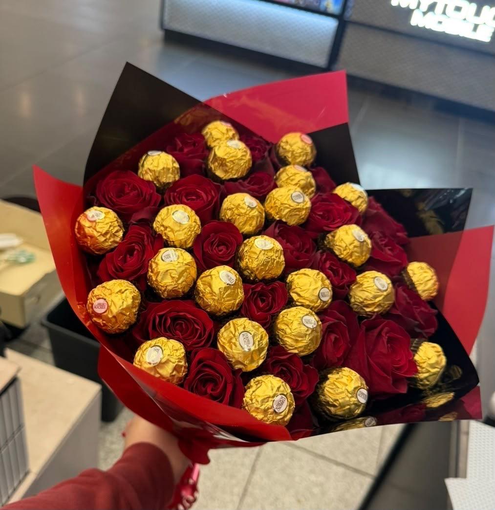Roses & Chocolate Bouquet